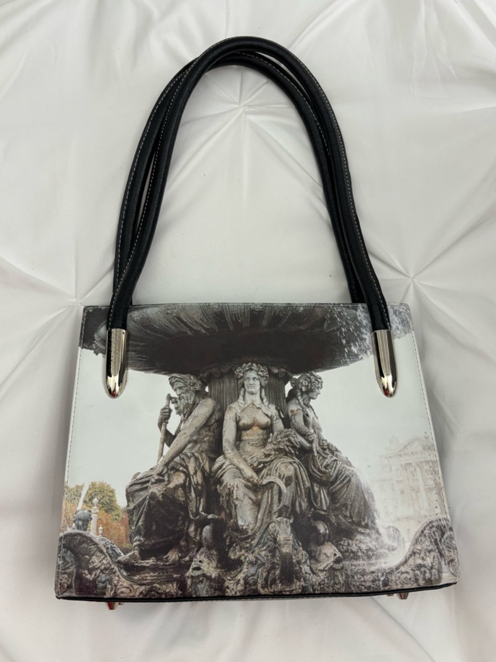 Unbranded Black & White (w/subtle color) Fountain Print Shoulder Bag, EUC